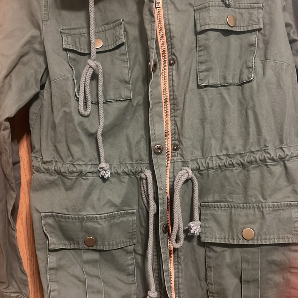 Army Green Spring Jacket Barely Worn. - image 4